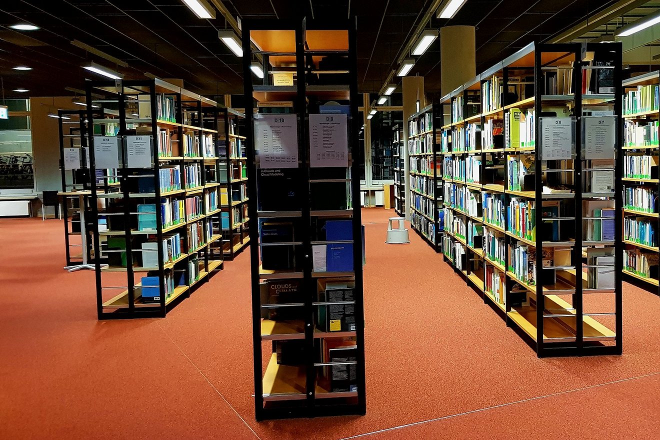 Bücherregale